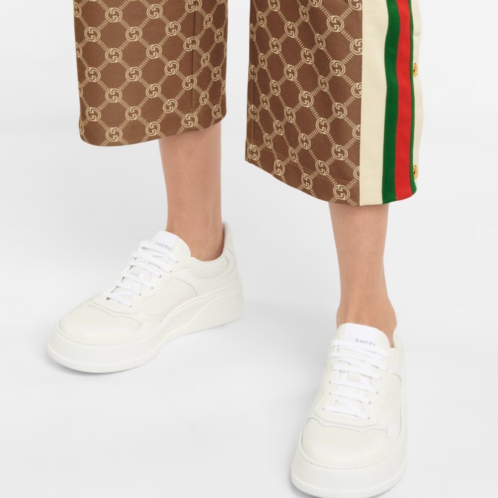 Authentic Gucci GG Embossed Logo White Sneakers size 38